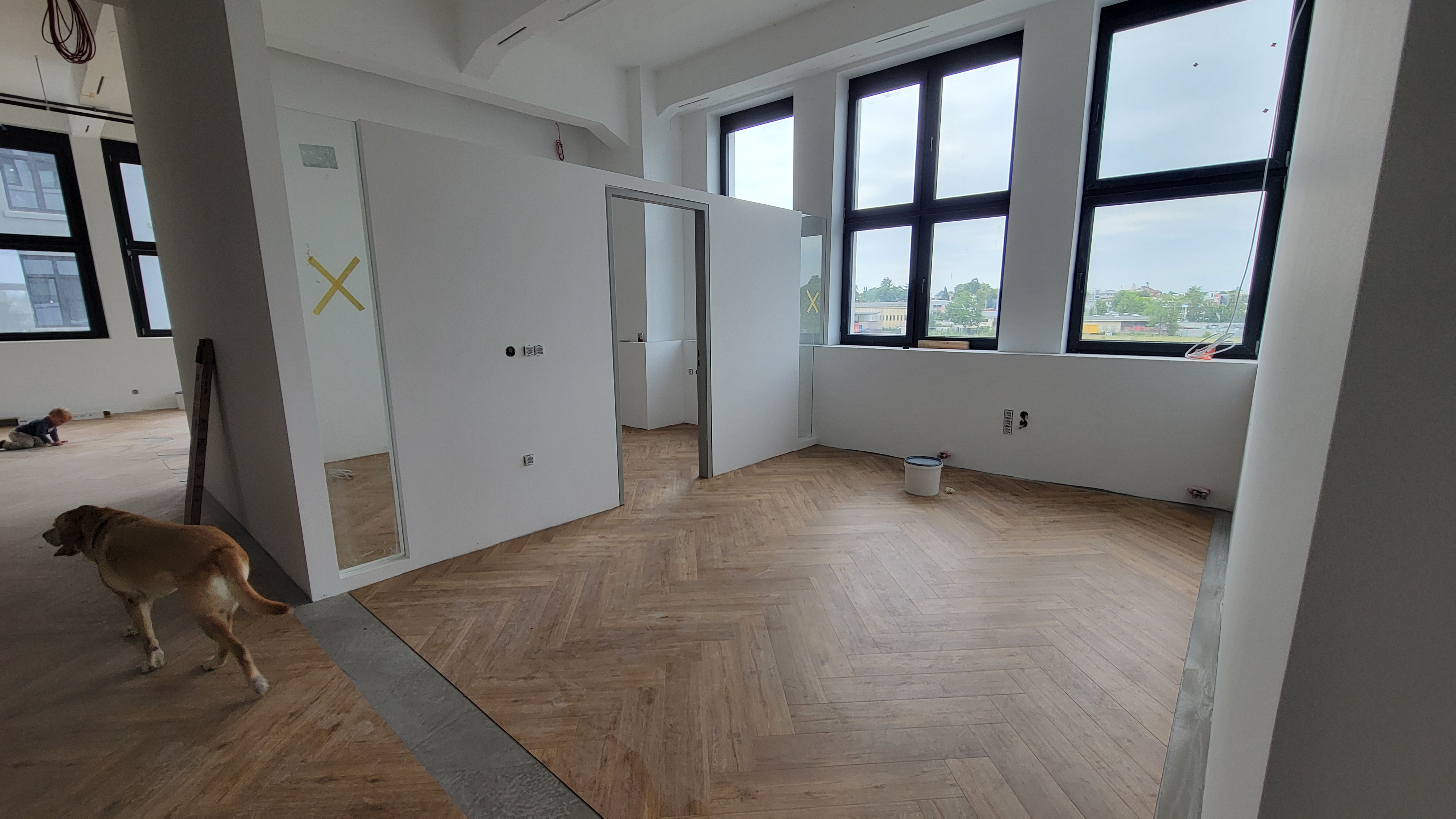 Juni 2025: Der Raum bekommt Charakter